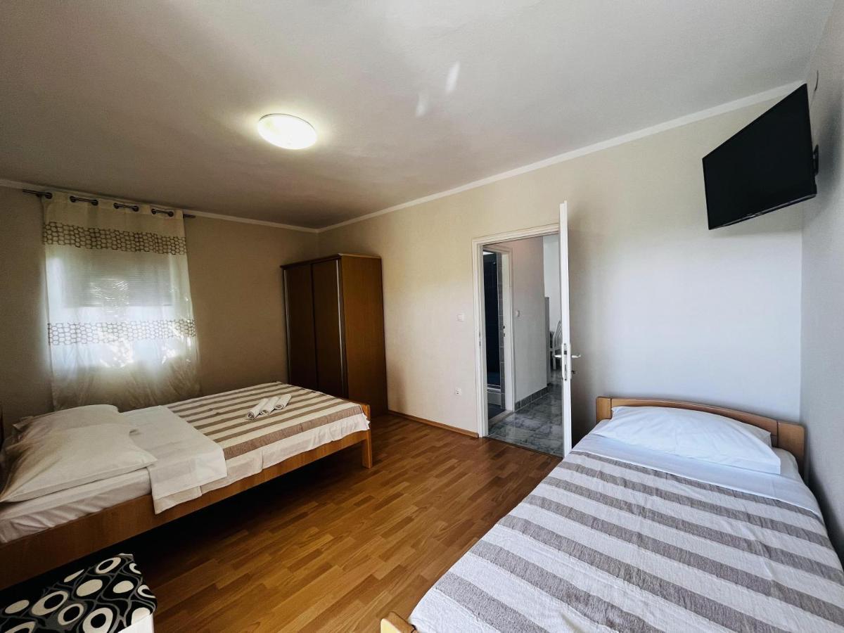 Apartment Ivica *