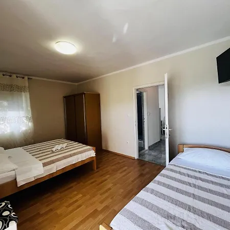 Apartmani Ivica Krk Town Exterior photo