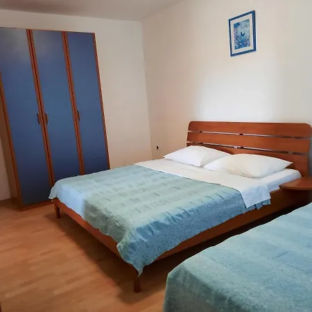 Apartmani Ivica Krk Town Exterior photo