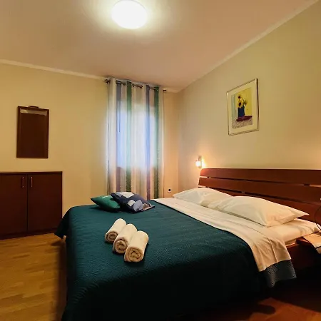 Apartmani Ivica Krk Town Exterior photo